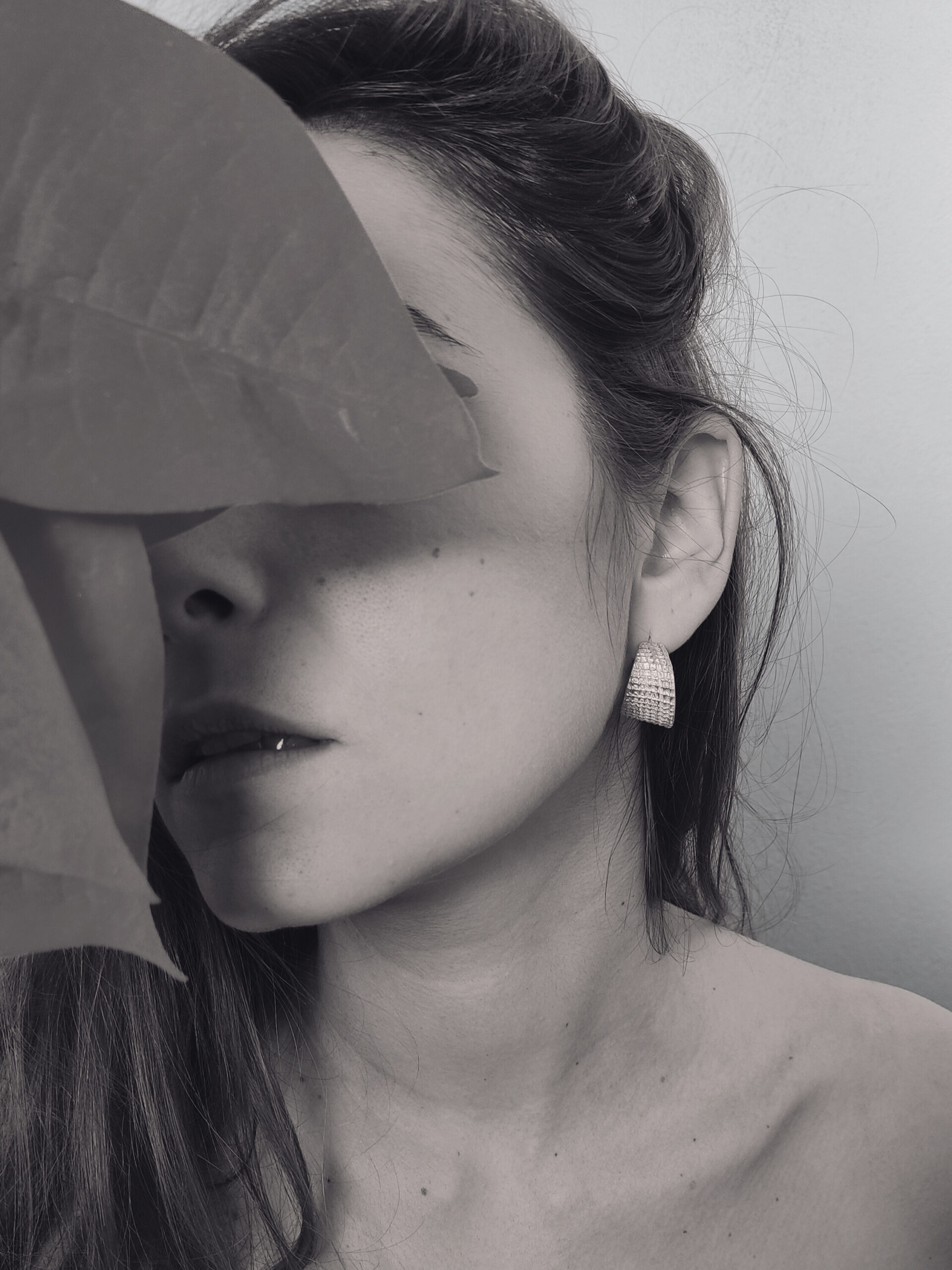 Iara Silver Seashell II Hoop Earrings